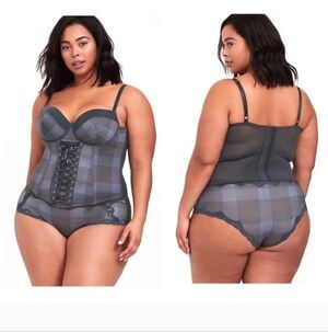 Outlander X Torrid Tartan Front Lace Corset Women's Size 2 (2XL 18-20)